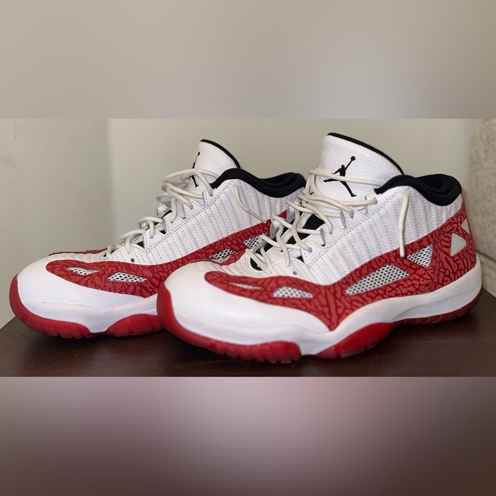 Jordan 11 Retro Low IE Gym Red